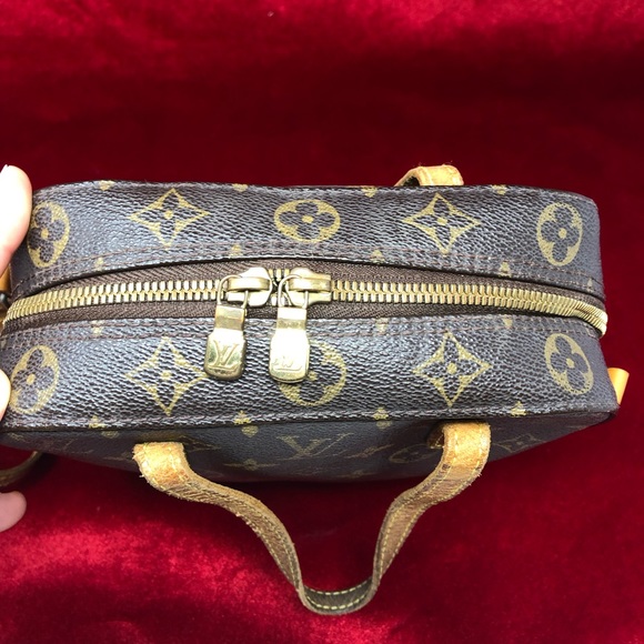 Authentic Louis Vuitton crossbody bag - Picture 11 of 15